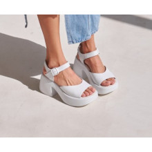 Босоножки на пряжке VM-Villomi Натуральная кожа/Массивная подошва Белые р.36 (35205)